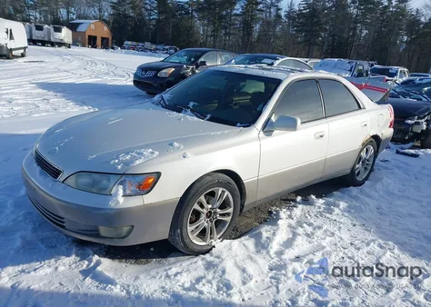 1998 Lexus Es 300 z USA, uszkodzony, nr VIN JT8BF28GXW5050953